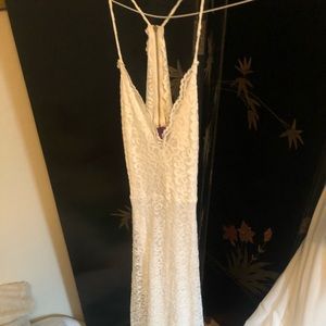 Long keyhole back lace dress with tags